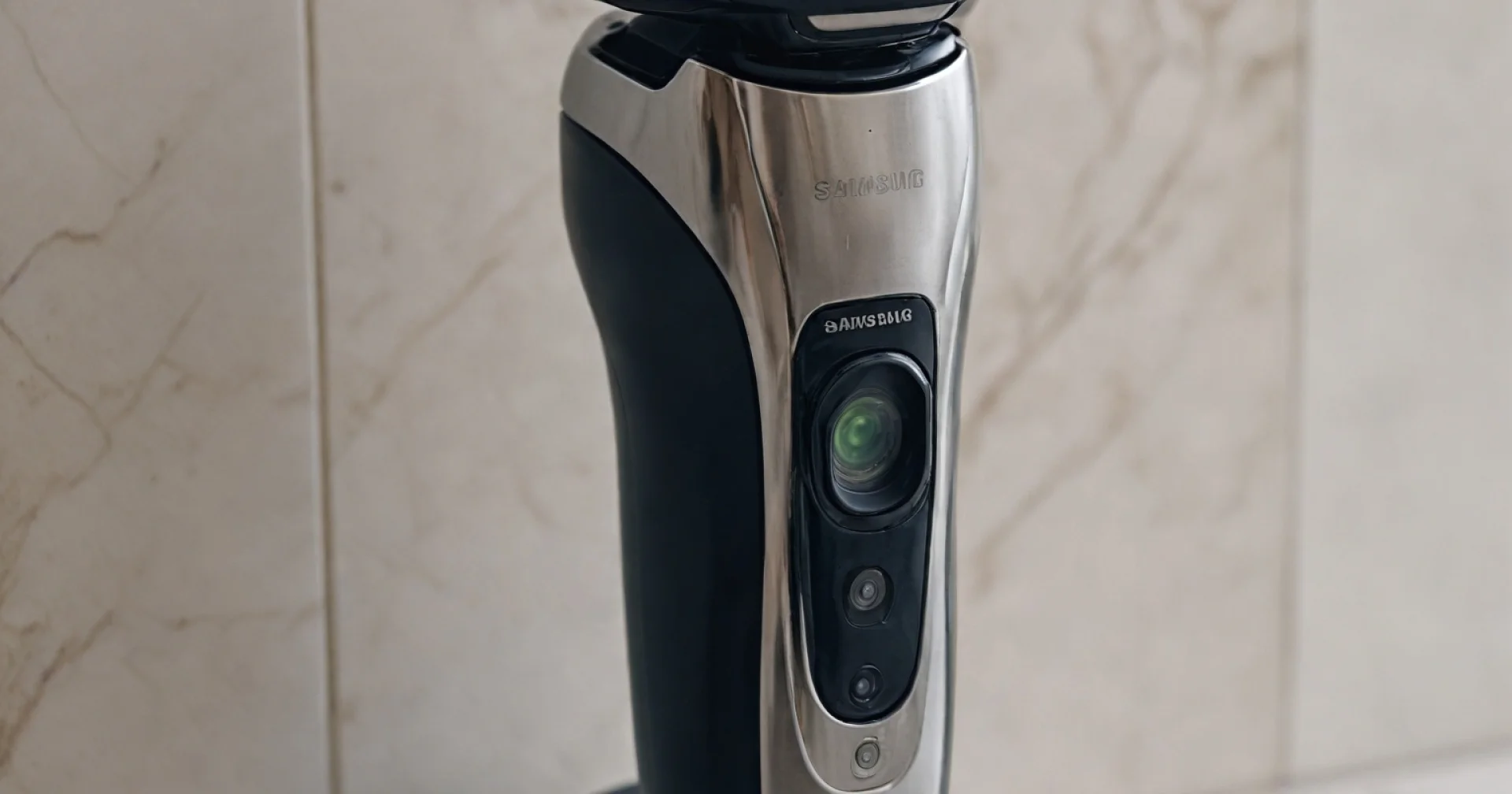 Understanding the Role of the Blade Holder in Electric Shavers
